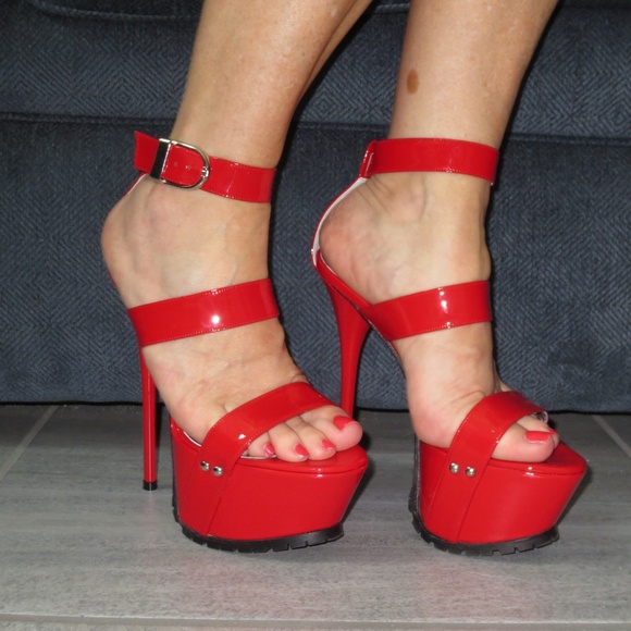 1969 All Leather Red Platform Ankle Strap Heels - Picture 7 of 8